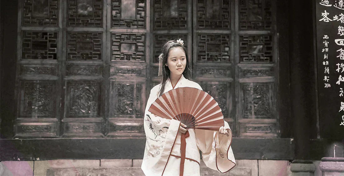 Frau mit Fächer in China