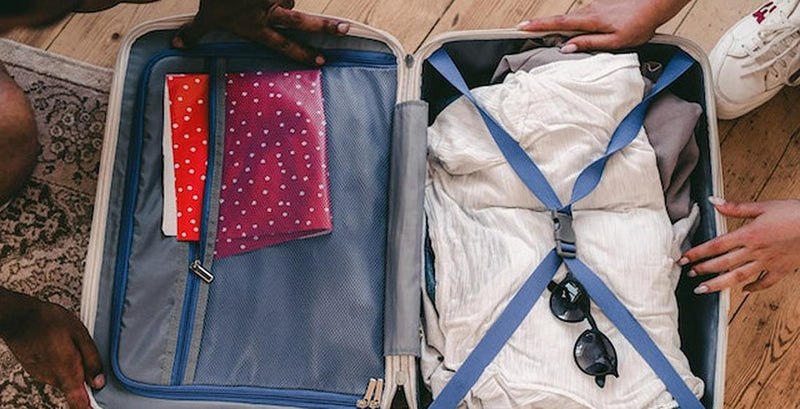 Koffer mit Kleidung für 10kg