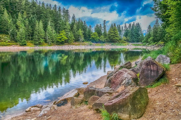 Berglandschaft mit See