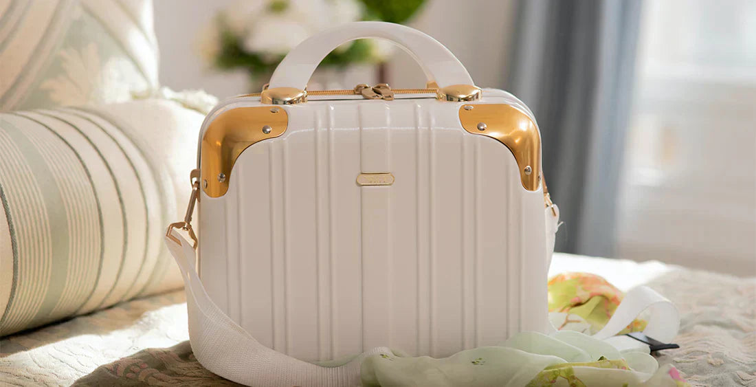 Kosmetikkoffer in gold und beige