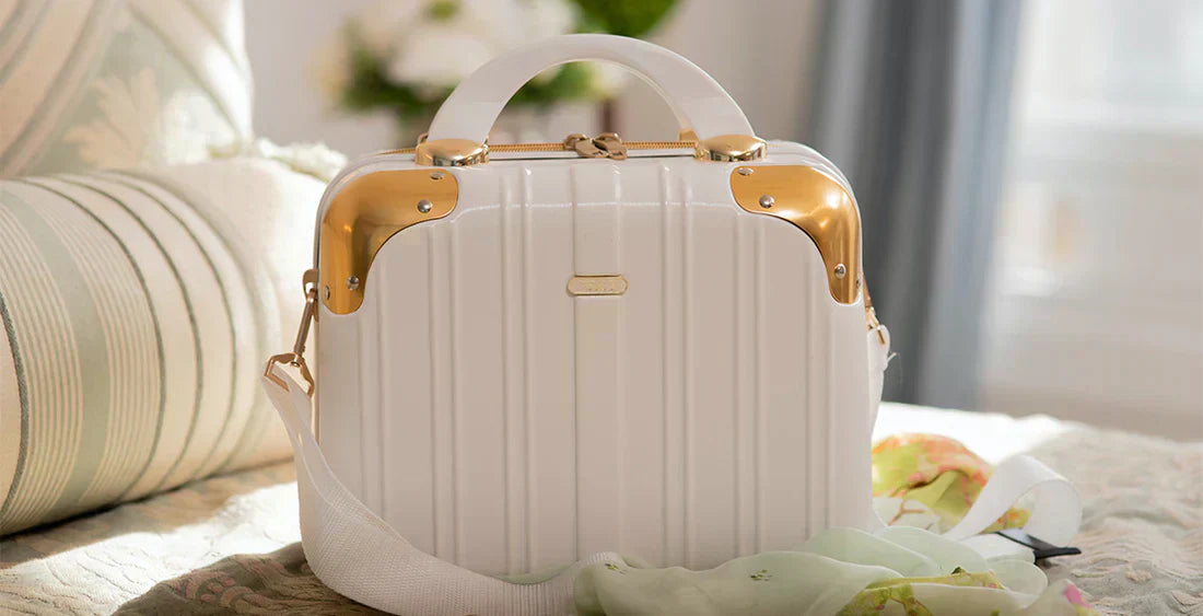 Kosmetikkoffer in gold und beige