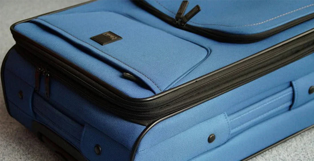 Blauer Weichschalenkoffer